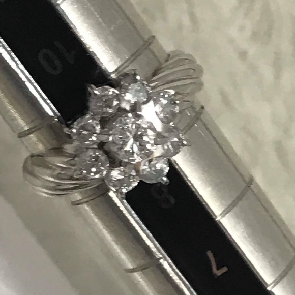 Platinum Diamond Ring - Picture 6 of 7